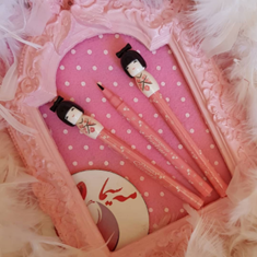 خط-چشم-ماژیکی-عروسکی