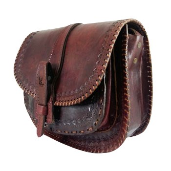 کیف-دوشی-چرم-سنتی-زنانه-مدل-دینا،dina