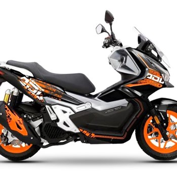 موتورسیکلت-تکتاز-موتور-مدل-ADV-150-سال-1404