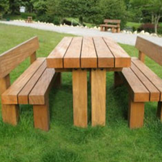 نیمکت-چوبی-دوطرفه