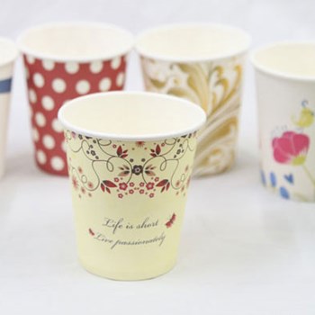 لیوان-یک-بار-مصرف