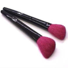 برس-ارایش-زاویه-دار-دبی-debby