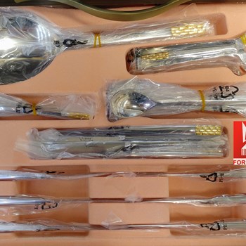 سرویس-قاشق-چنگال-ورسا-پایین-طلا-طرح-نویبورگ