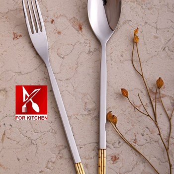 سرویس-قاشق-چنگال-ورسا-پایین-طلا-طرح-نویبورگ