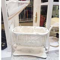 گهواره-چوبی-بیضی-کیدزگلوری