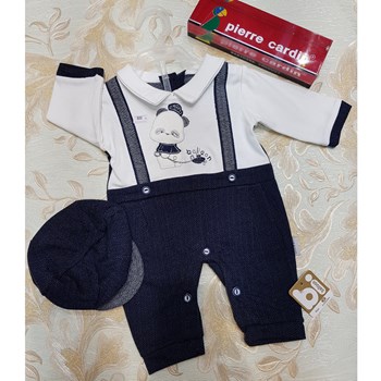 سرهمی-نوزادی-با-کلاه