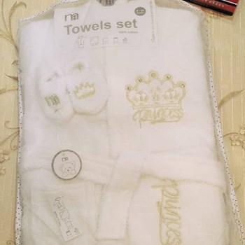 حوله-5تکه-نوزاد-مادرکر-طرح-تاج-طلایی