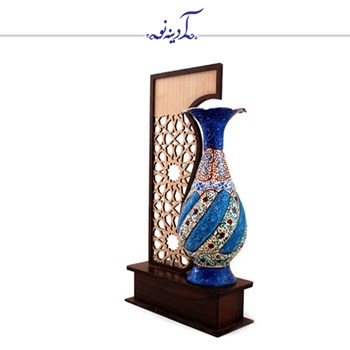 تندیس-با-گلدان-مینا-کاری