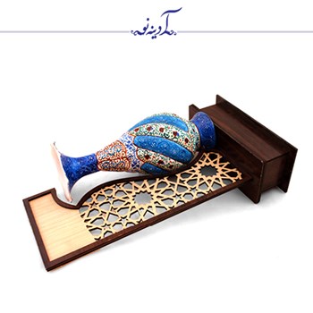 تندیس-با-گلدان-مینا-کاری