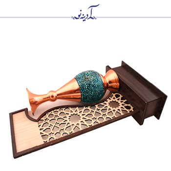 تندیس-با-گلدان-فیروزه-کوب