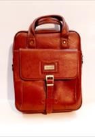 کیف-چرمی-ایستاده