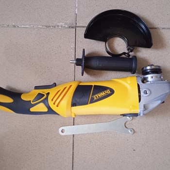 مینی-فرز-وسط-دیوالت-1250-وات