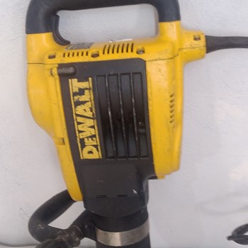 چکش-تخریب-10-کیلویی-دیوالت-مدل-D25899