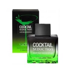 آنتونیو-باندراس-کوکتل-سداکشن-این-بلک-Antonio-Banderas-Cocktail-Seduction-in-Black