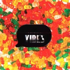 کی-کی-دبلیو-فرگرنس-کیم-کارداشیان-کیموجی-وایبز-KKW-Fragrance-Kimoji-Vibes