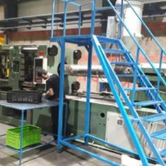 دستگاه-تزریق-پلاستیک-550-تن-جی-اس