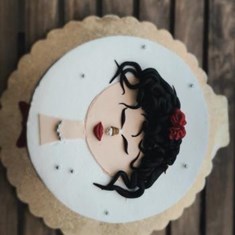 کیک-دختر-دماغ-عملی