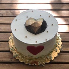 کیک-ساده-با-قلب-سوپرایز