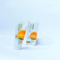کرم-ضد-آفتاب-فاقد-چربی-شون-رنگ-طبیعی-SPF50