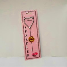 فشفشه-روی-کیک-مدل-قلبی