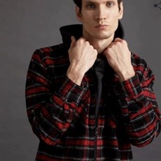 سوییشرت-چهارخونه-قرمزمشکی-برندdefacto-دفکتو