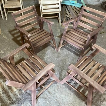 میز-و-صندلی-چوبی-دسته-دار