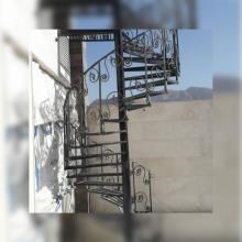 راه-پله-پیچ-فلزی-طرح-فرفوژه-ساختمان-کاری-از-سینا-گستر-شرق-کرمان