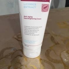 کرم-دست-آبرسان-و-روشن-کنندهقیمت-بسیار-مناسب-به-نسبت-کیفیت-عالی-و-حجم-خوب