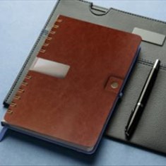 سررسید-چرم-فنر-دار