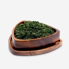 سبزی-کرفس-همراه-با-جعفری-و-نعناع