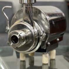 پمپ-های-سانتریفیوژ-تمام-استیل-پروانه-بسته-با-دینام-موتوژن-در-آلیاژ-های-304-و-316