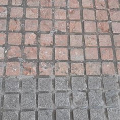 سنگ-فرش-کوبیک-گرانیت-مروارید-مشهد-مناسب-پیاده-رو-و-پارک