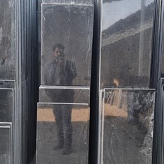 سنگ-گرانیت-مشکی-نطنز