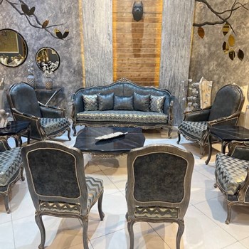 مبل-کلاسیک-مدل-زمرد-ترکیب-چوب-راش-و-گردو-با-طراحی-شیک-و-بادوام