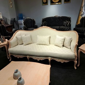 مبل-کلاسیک-مدل-زمرد-ترکیب-چوب-راش-و-گردو-با-طراحی-شیک-و-بادوام