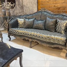 مبل-کلاسیک-مدل-زمرد-ترکیب-چوب-راش-و-گردو-با-طراحی-شیک-و-بادوام