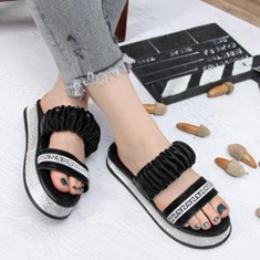 صندل-ورساچی-زنانه