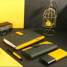 سالنامه-رقعی-نفیس-اسپیکر-همراه-با-نمایشگر-دیجیتال