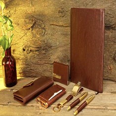 سالنامه-وزیری-نفیس-خودکار-و-روان-نویس-نفیس-پاوربانک-6000-mah