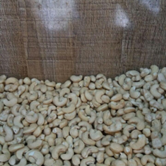 بادام-هندی-خام-و-بوداده-زعفرانی