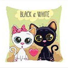 کوسن-مخمل-پورشه-درجه-یککوسن-ها-در-دو-سایز-موجود-می-باشند