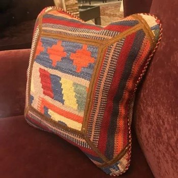 کوسن-دست-دوز