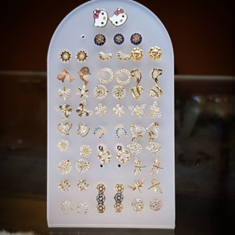 انواع-گوشوارهای-میخی-با-نگین-وبدون-نگین