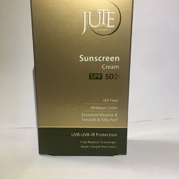 کرم-ضد-آفتاب-JUTE-با-SPF50-مناسب-انواع-پوست-و-فاقد-رنگ-دانه