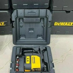 تراز-لیزری-مارک-دیوالت-طرح-تیپ-2-کپیساخت-چین-نورسبز-قابلیت-نصب-روی-پایهپایه-اهنربایی-دارای-خط-لیزر-عمودی-و-افقی-خود-تراز-دقت-0-3-دارای-سه-عدد-باطری-قلمی