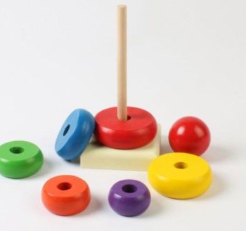 برج-هوش-چوبی-رنگین-کمان