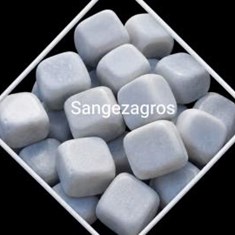 قلوه-سنگ-مکعبی-طبیعی-سنگ-دکوراتیو-مناسب-محوطه-سازی،-آبنما-و-طراحی-فضای-باز-سنگ-زاگرس-شیراز