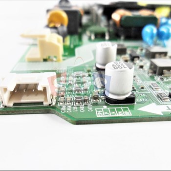 برد-مین-هایسنس-55B7101