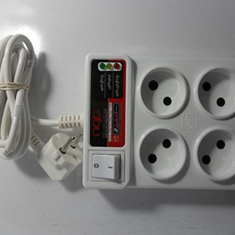 محافظ-برق-لوازم-صوتی-و-تصویری-4-خروجی