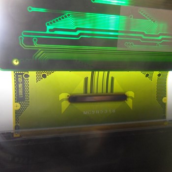 لکویید-شکسته-ال-جی-32LH350